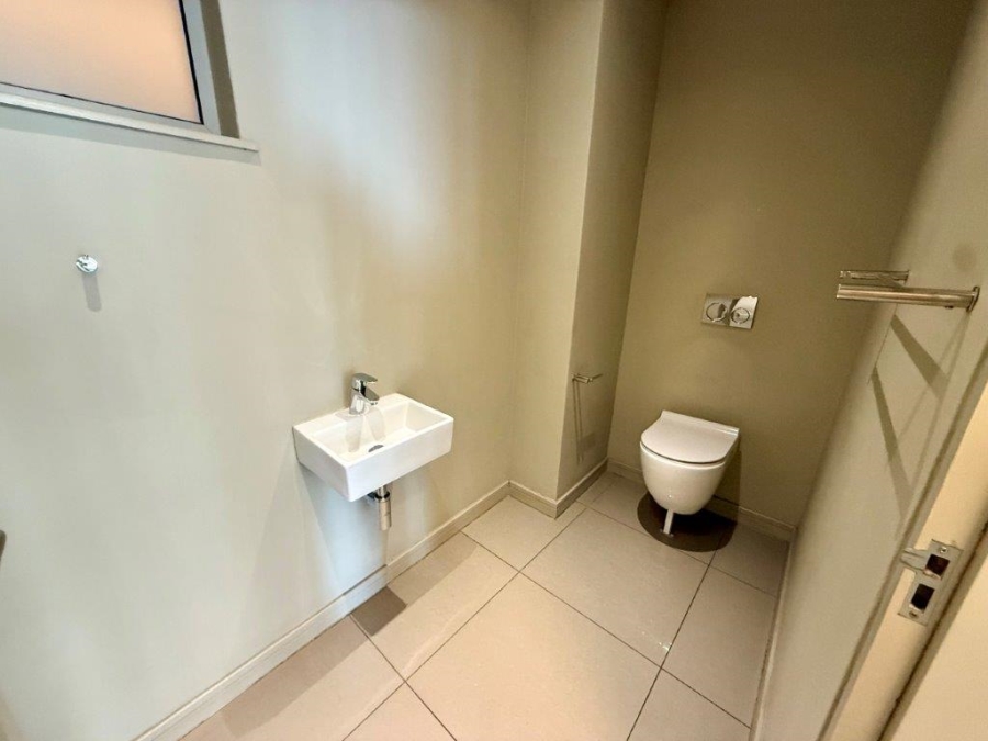 To Let 2 Bedroom Property for Rent in Rosebank Gauteng