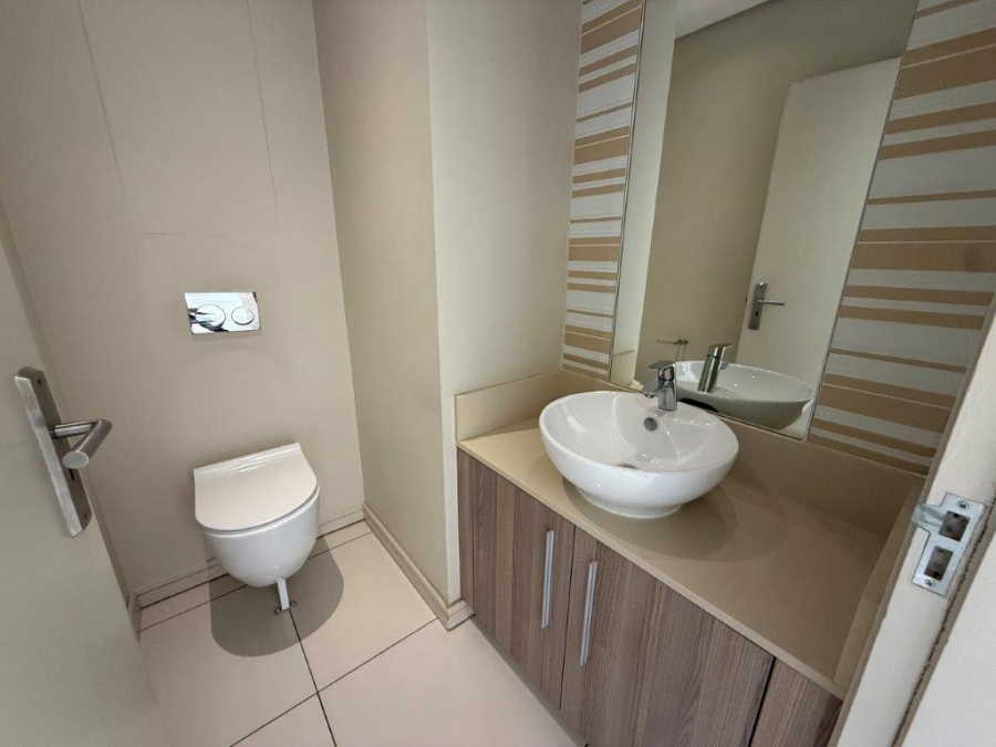 To Let 2 Bedroom Property for Rent in Rosebank Gauteng