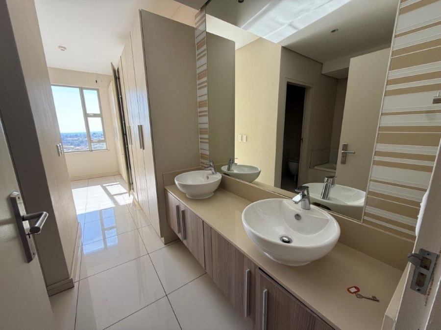 To Let 2 Bedroom Property for Rent in Rosebank Gauteng