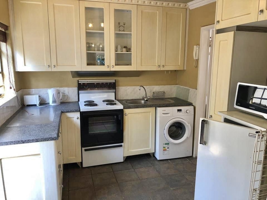 To Let 1 Bedroom Property for Rent in Waverley Gauteng