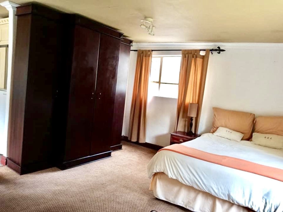 To Let 1 Bedroom Property for Rent in Waverley Gauteng