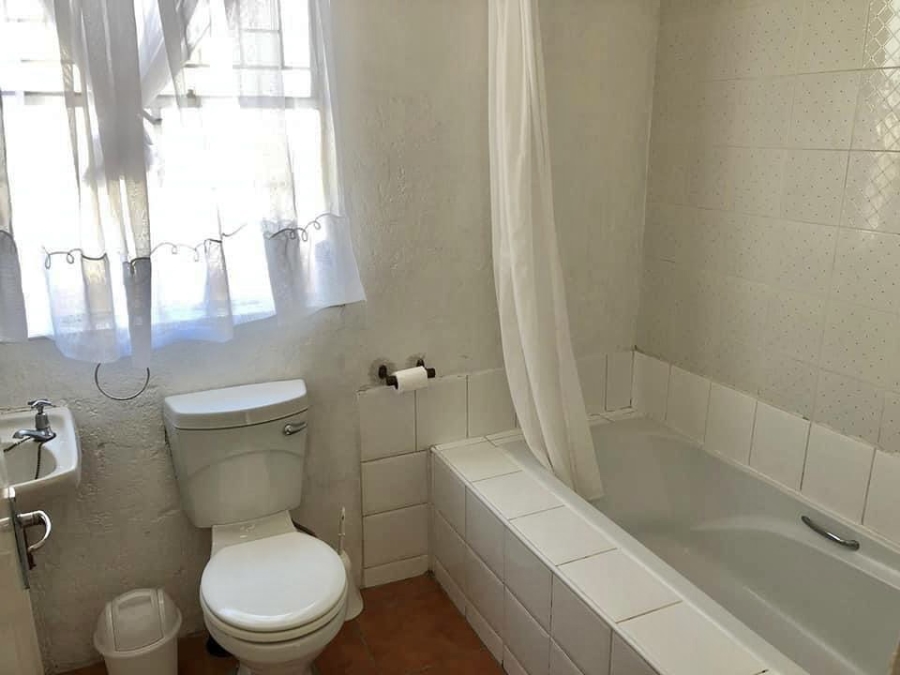 To Let 1 Bedroom Property for Rent in Waverley Gauteng