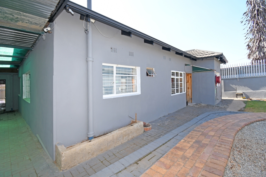 5 Bedroom Property for Sale in Brixton Gauteng