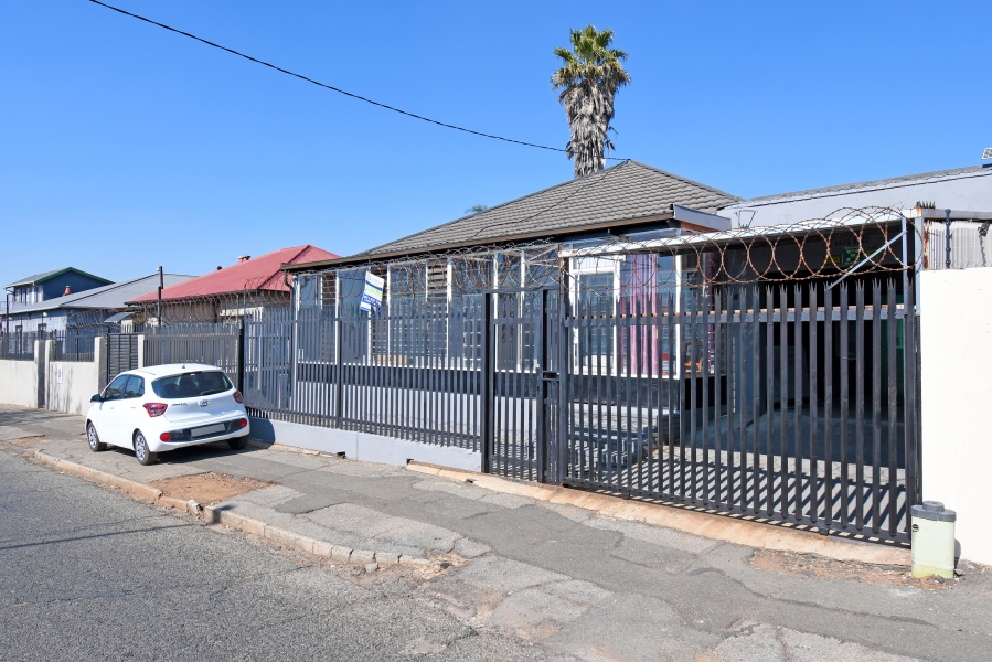 5 Bedroom Property for Sale in Brixton Gauteng