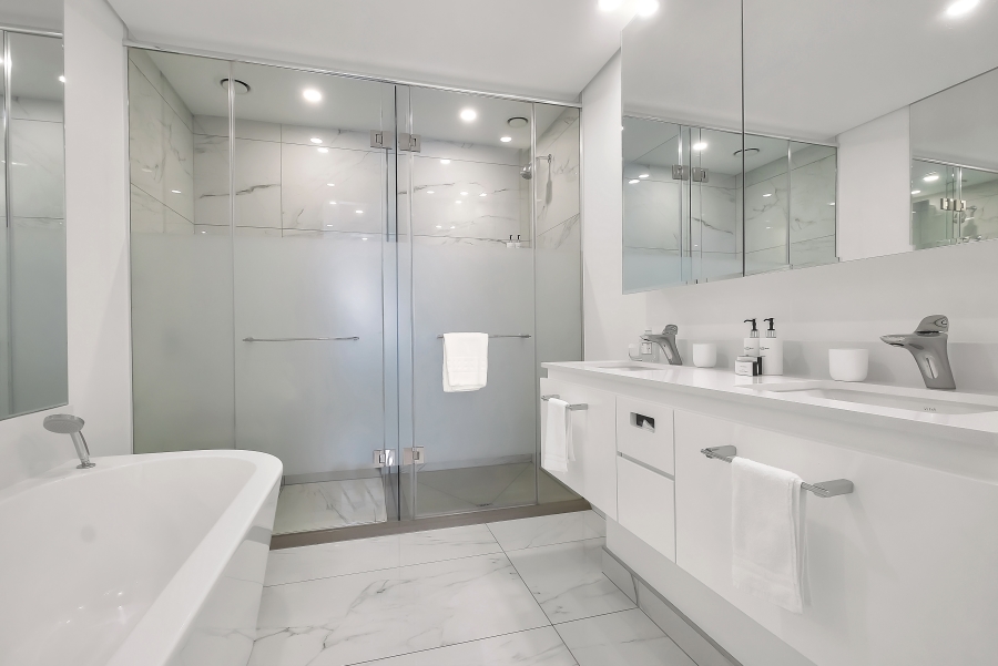 To Let 4 Bedroom Property for Rent in Sandown Gauteng