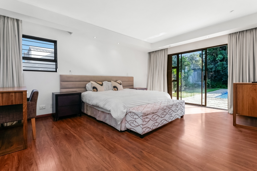 To Let 4 Bedroom Property for Rent in Benmore Gardens Gauteng