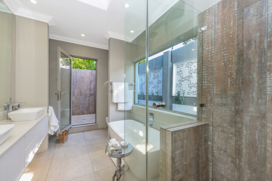 4 Bedroom Property for Sale in Gallo Manor Gauteng