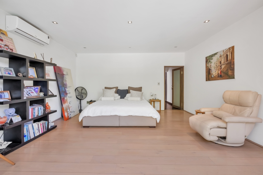 4 Bedroom Property for Sale in Greenside Gauteng