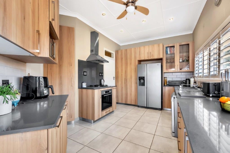 3 Bedroom Property for Sale in Victory Park Gauteng