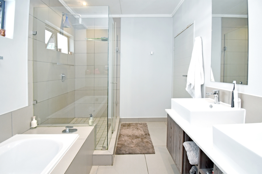 2 Bedroom Property for Sale in Morningside Gauteng