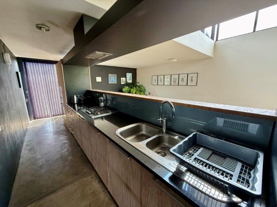 1 Bedroom Property for Sale in Milpark Gauteng