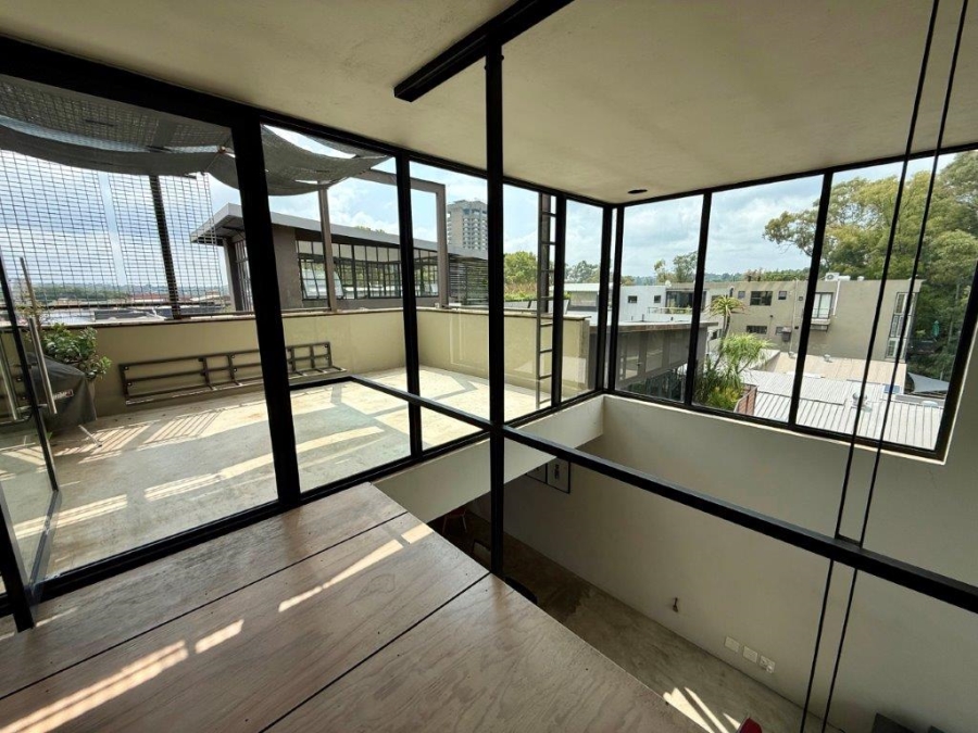 1 Bedroom Property for Sale in Milpark Gauteng