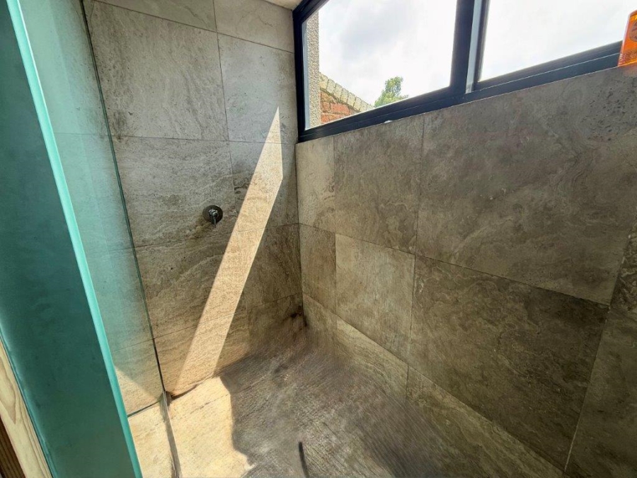 1 Bedroom Property for Sale in Milpark Gauteng