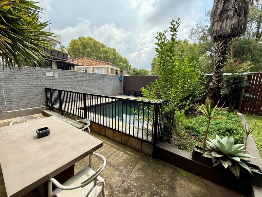 1 Bedroom Property for Sale in Milpark Gauteng