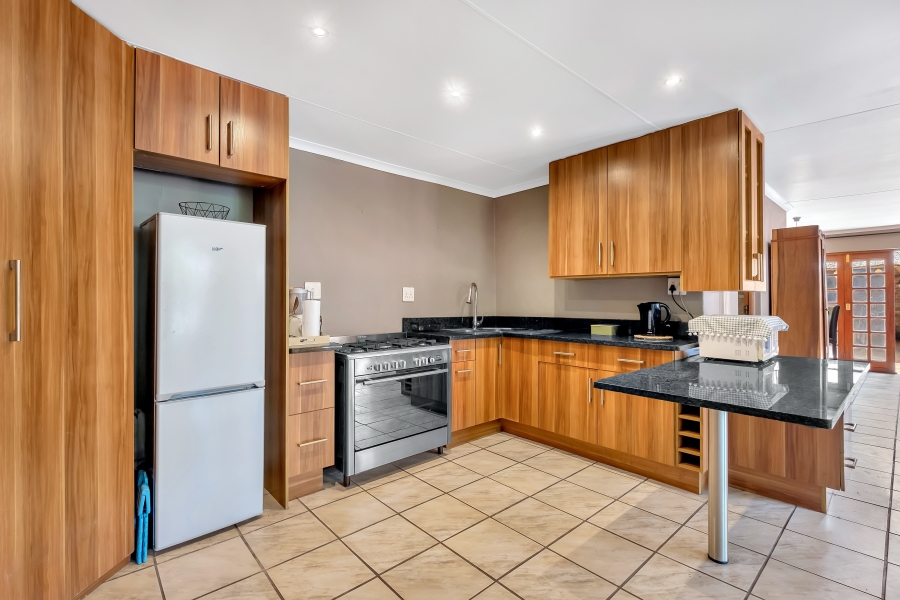 4 Bedroom Property for Sale in Linden Gauteng