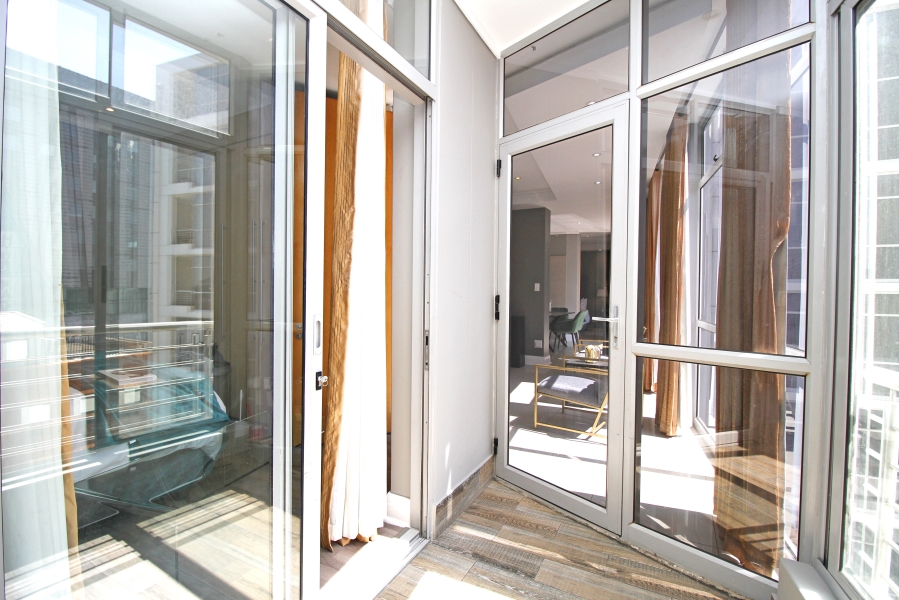 To Let 2 Bedroom Property for Rent in Sandown Gauteng