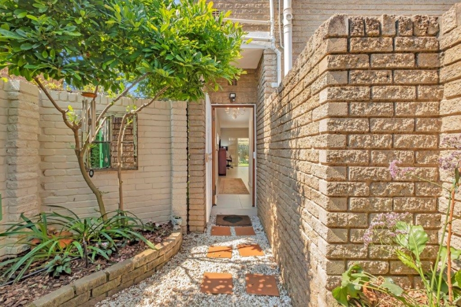 2 Bedroom Property for Sale in Victory Park Gauteng