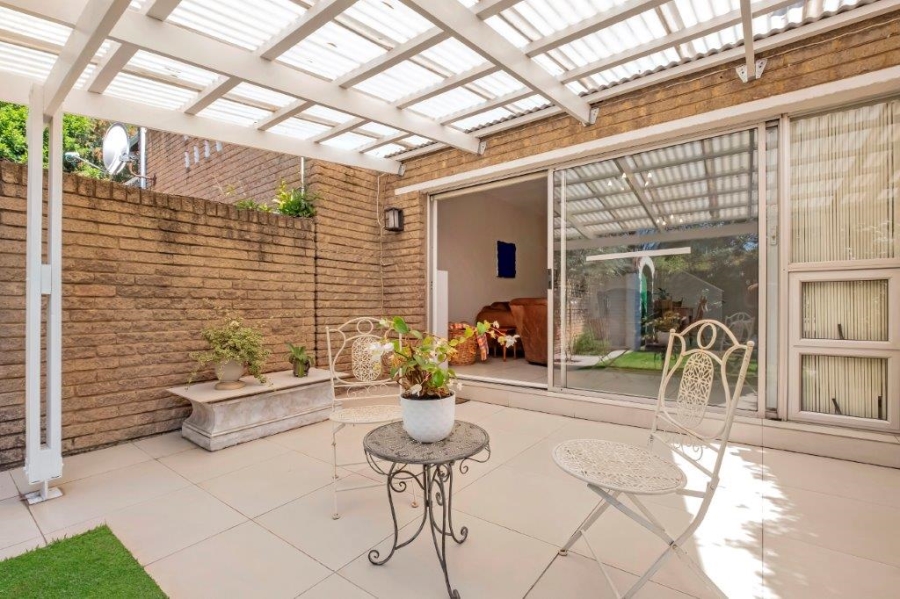 2 Bedroom Property for Sale in Victory Park Gauteng