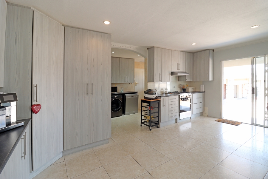 4 Bedroom Property for Sale in Rembrandt Park Gauteng