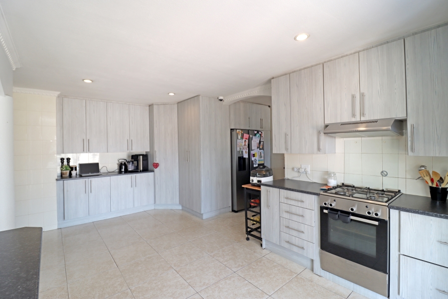 4 Bedroom Property for Sale in Rembrandt Park Gauteng