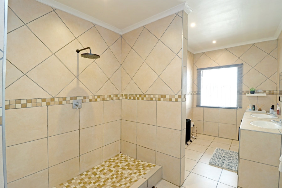 4 Bedroom Property for Sale in Rembrandt Park Gauteng