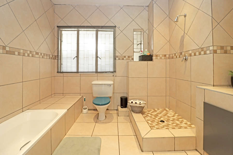 4 Bedroom Property for Sale in Rembrandt Park Gauteng