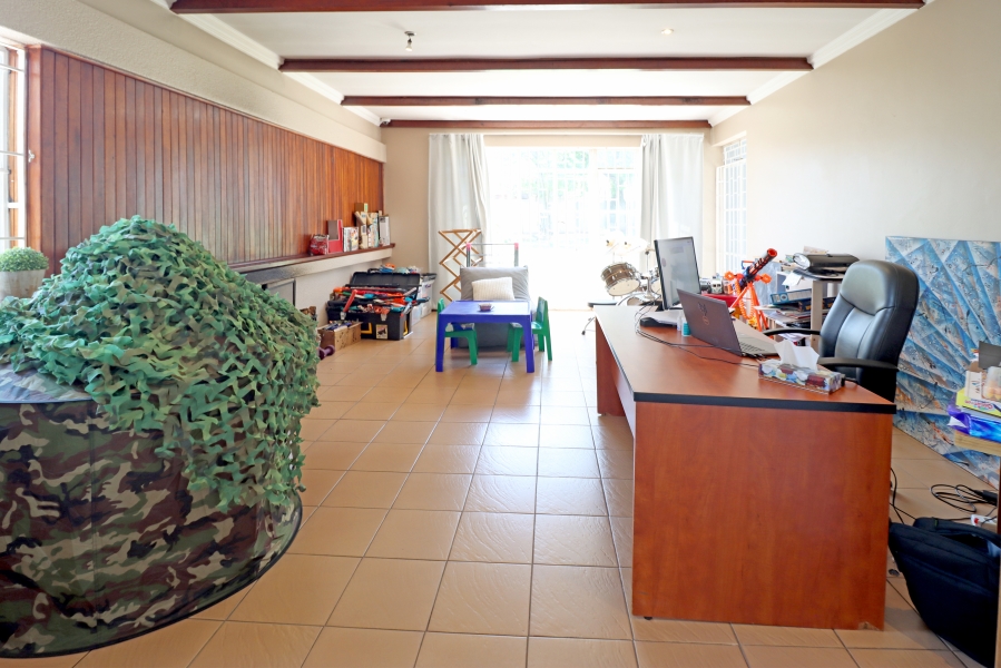 4 Bedroom Property for Sale in Rembrandt Park Gauteng