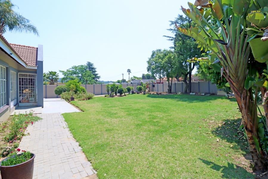 4 Bedroom Property for Sale in Rembrandt Park Gauteng