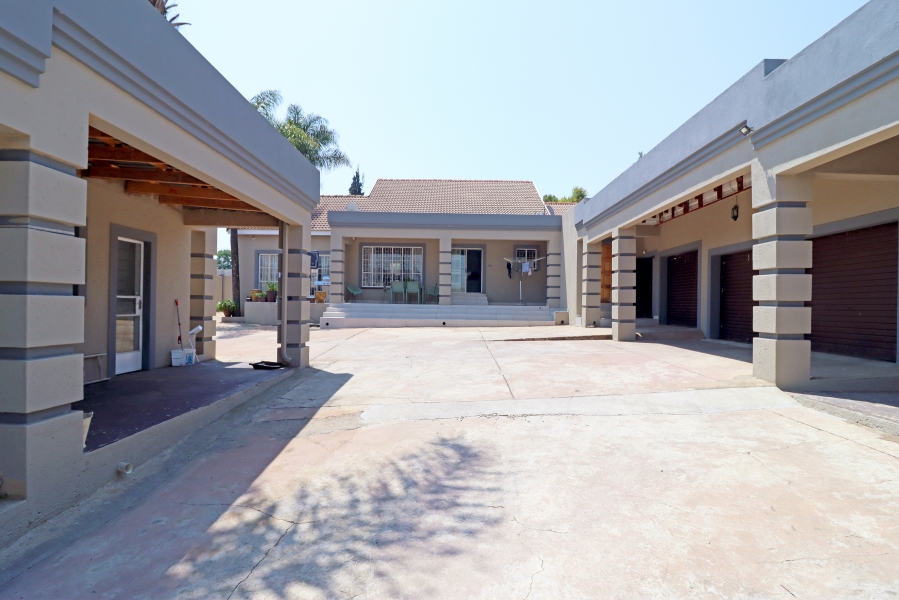 4 Bedroom Property for Sale in Rembrandt Park Gauteng