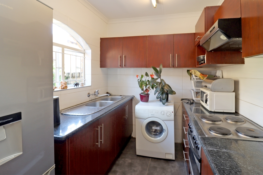 1 Bedroom Property for Sale in Corlett Gardens Gauteng