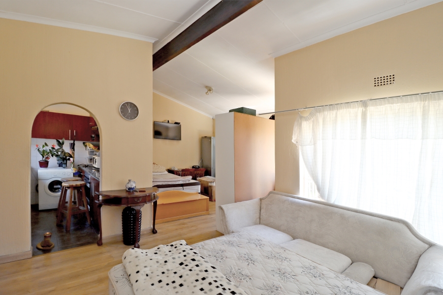 1 Bedroom Property for Sale in Corlett Gardens Gauteng