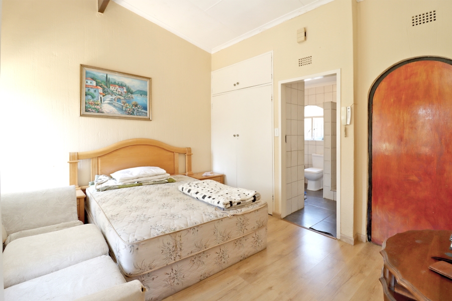 1 Bedroom Property for Sale in Corlett Gardens Gauteng