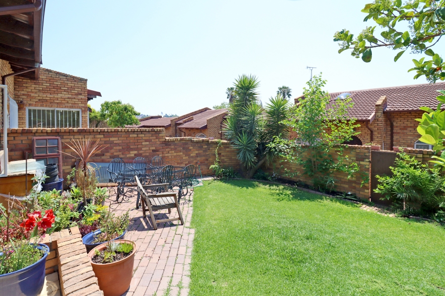 1 Bedroom Property for Sale in Corlett Gardens Gauteng