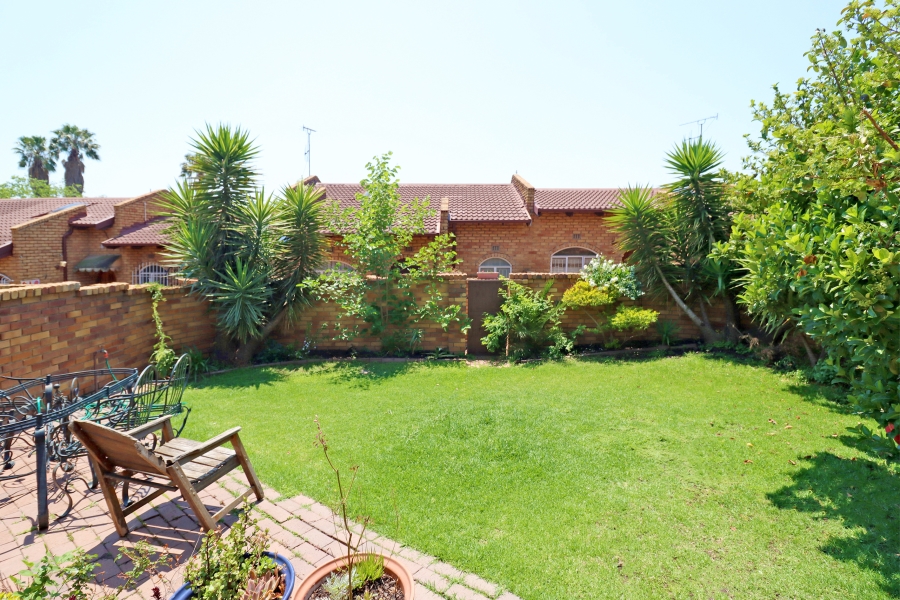 1 Bedroom Property for Sale in Corlett Gardens Gauteng