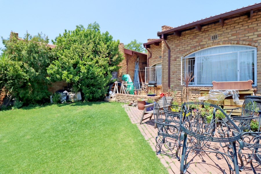 1 Bedroom Property for Sale in Corlett Gardens Gauteng