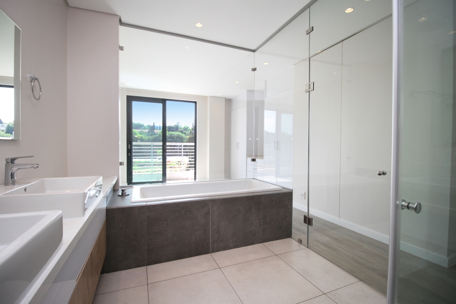 3 Bedroom Property for Sale in Glenadrienne Gauteng