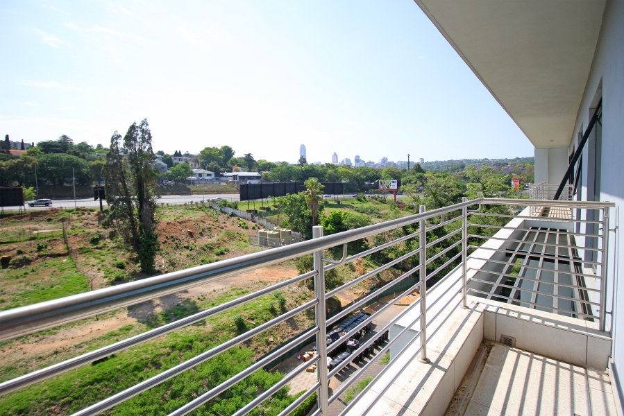 3 Bedroom Property for Sale in Glenadrienne Gauteng