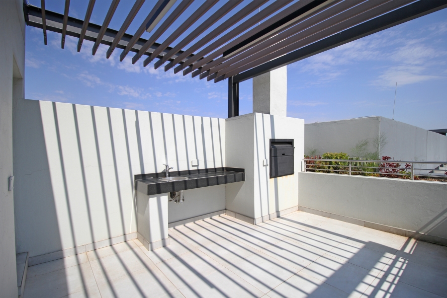 3 Bedroom Property for Sale in Glenadrienne Gauteng