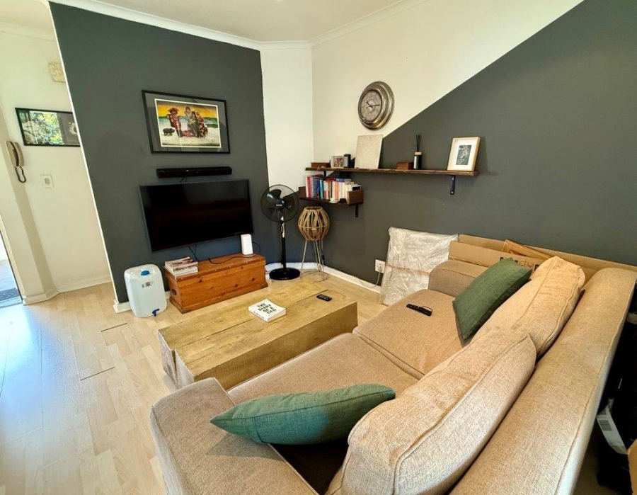 To Let 1 Bedroom Property for Rent in Illovo Gauteng