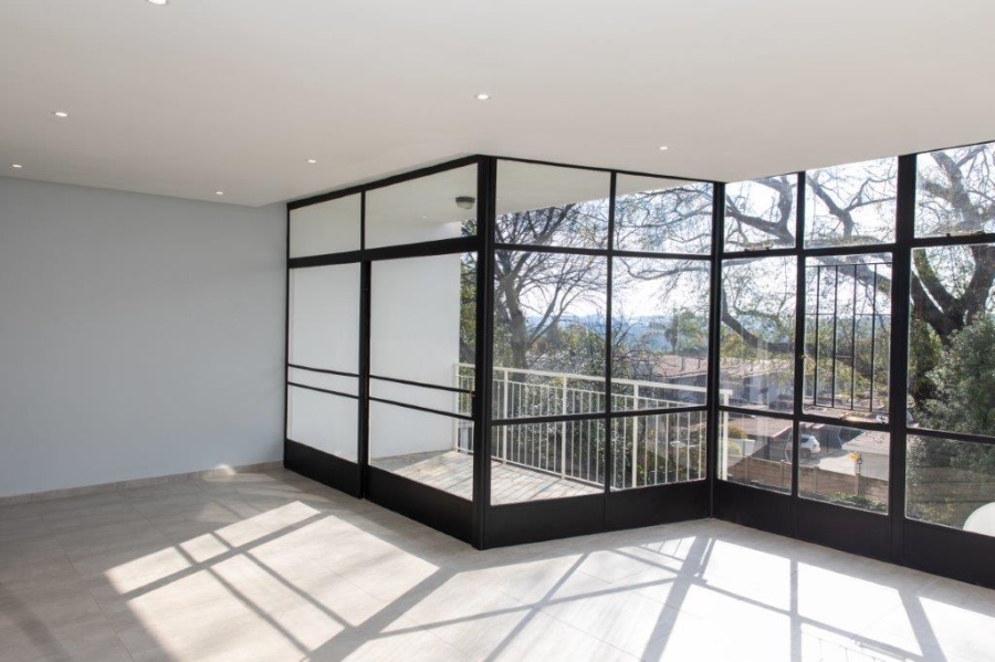 2 Bedroom Property for Sale in Atholl Gauteng