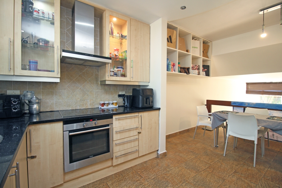 2 Bedroom Property for Sale in Norwood Gauteng