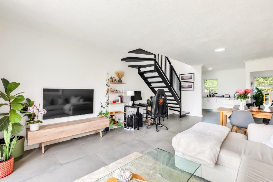 2 Bedroom Property for Sale in Birdhaven Gauteng