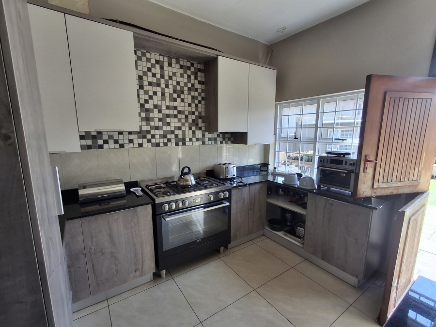 3 Bedroom Property for Sale in Orange Grove Gauteng
