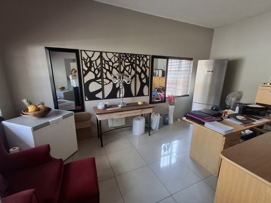 3 Bedroom Property for Sale in Orange Grove Gauteng