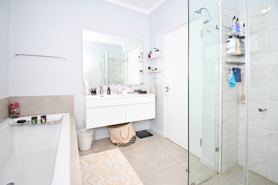 2 Bedroom Property for Sale in Rosebank Gauteng