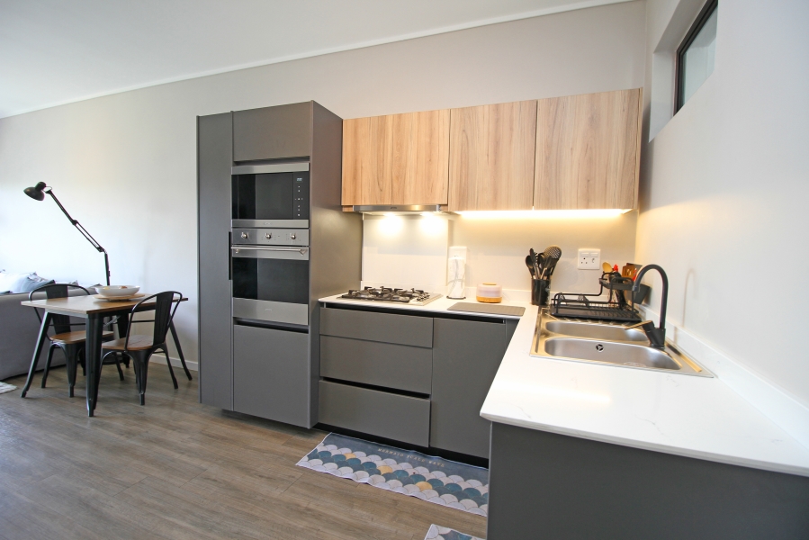 1 Bedroom Property for Sale in Hurlingham Gauteng