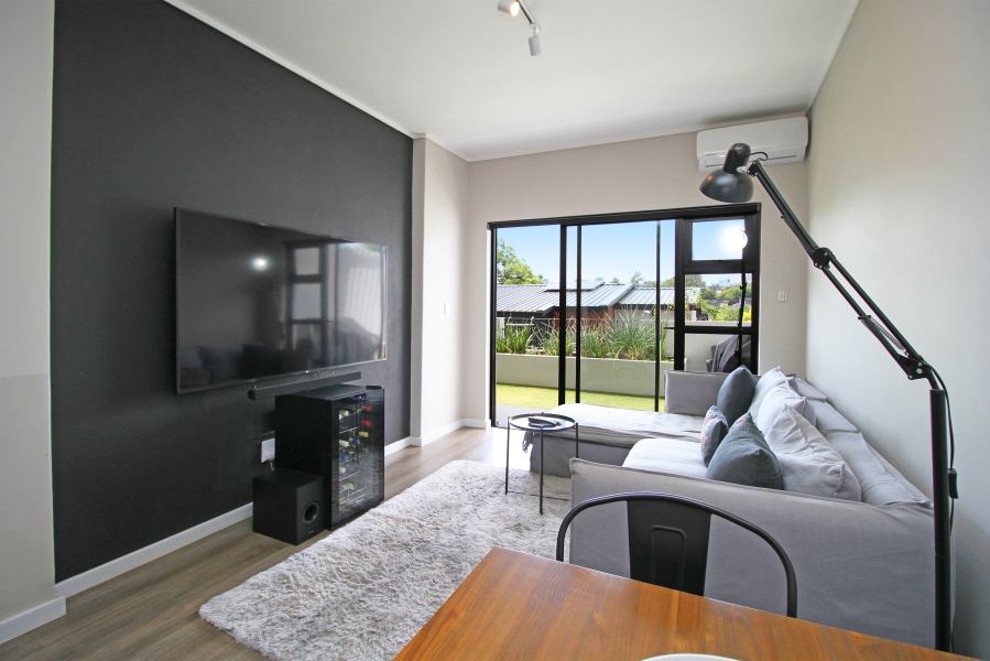 1 Bedroom Property for Sale in Hurlingham Gauteng