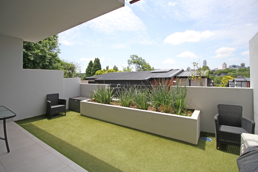 1 Bedroom Property for Sale in Hurlingham Gauteng