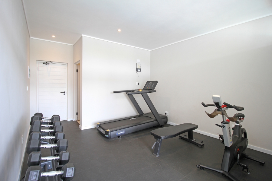 1 Bedroom Property for Sale in Hurlingham Gauteng