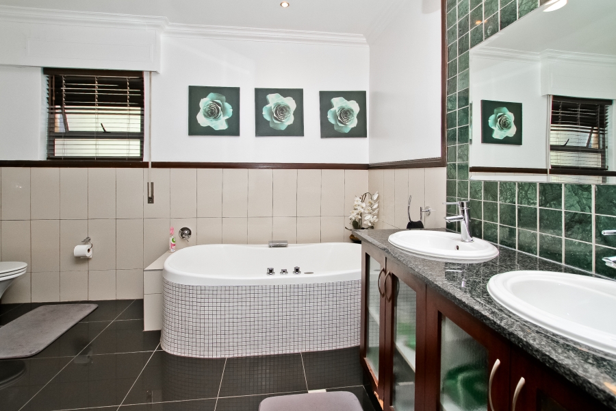 2 Bedroom Property for Sale in Morningside Gauteng